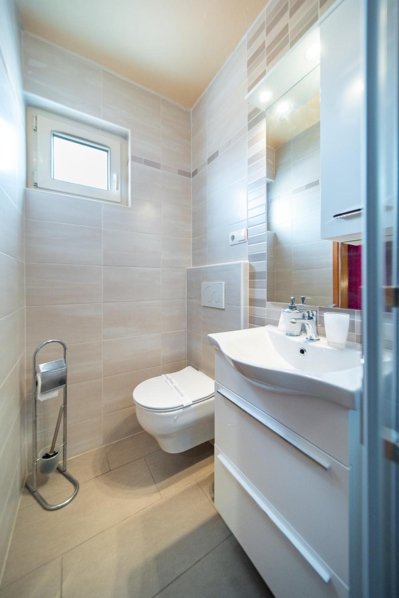 Guesthouse Mira Rab Town Zimmer foto